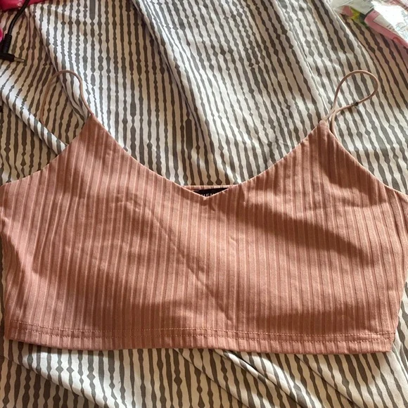 Clothes - Picture 14 of 16